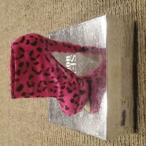 Womens pink and black print bootie. Size 7.5.